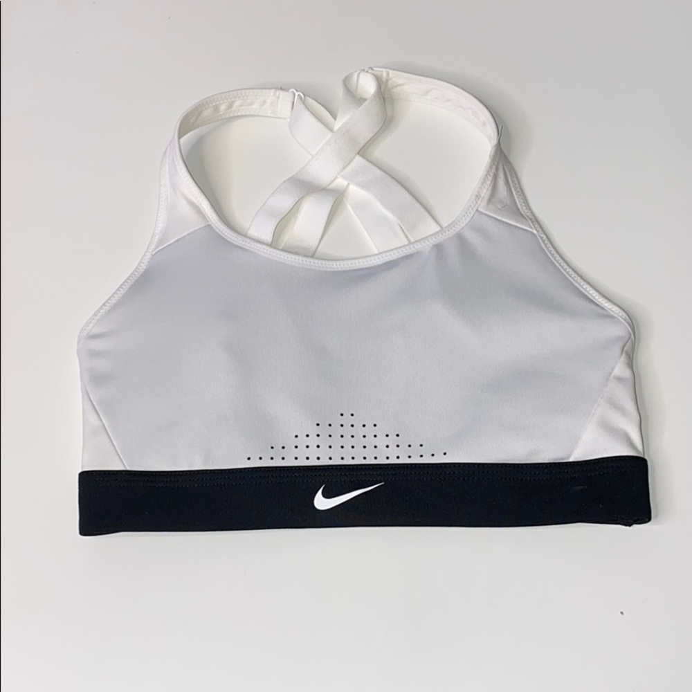 white nike sports bra
